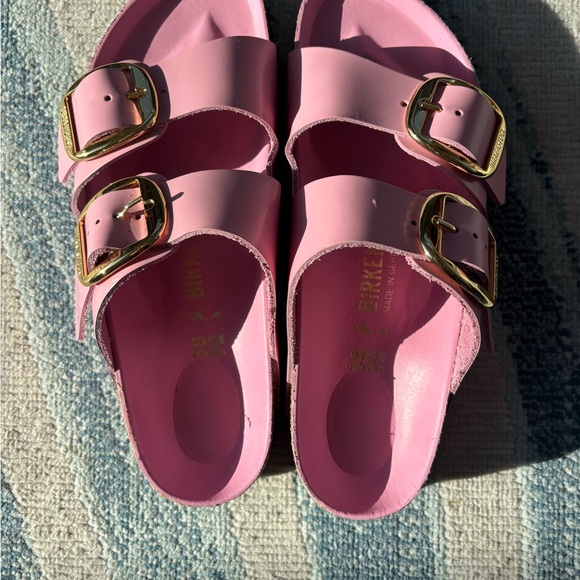 Birkenstock Women big buckle size 7.5/38 high shine Pink fondant Arizona sandals - Picture 4 of 7